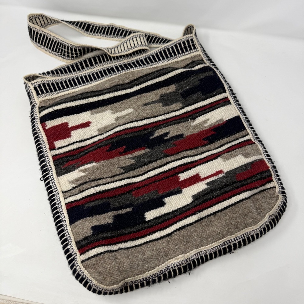 Artesanias Quilla Woven Wool Crossbody Messenger Bag Red Grey Geometric Pattern